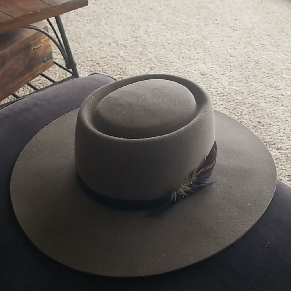 (Vintage Item Included) w/ Goorin Brothers Hat